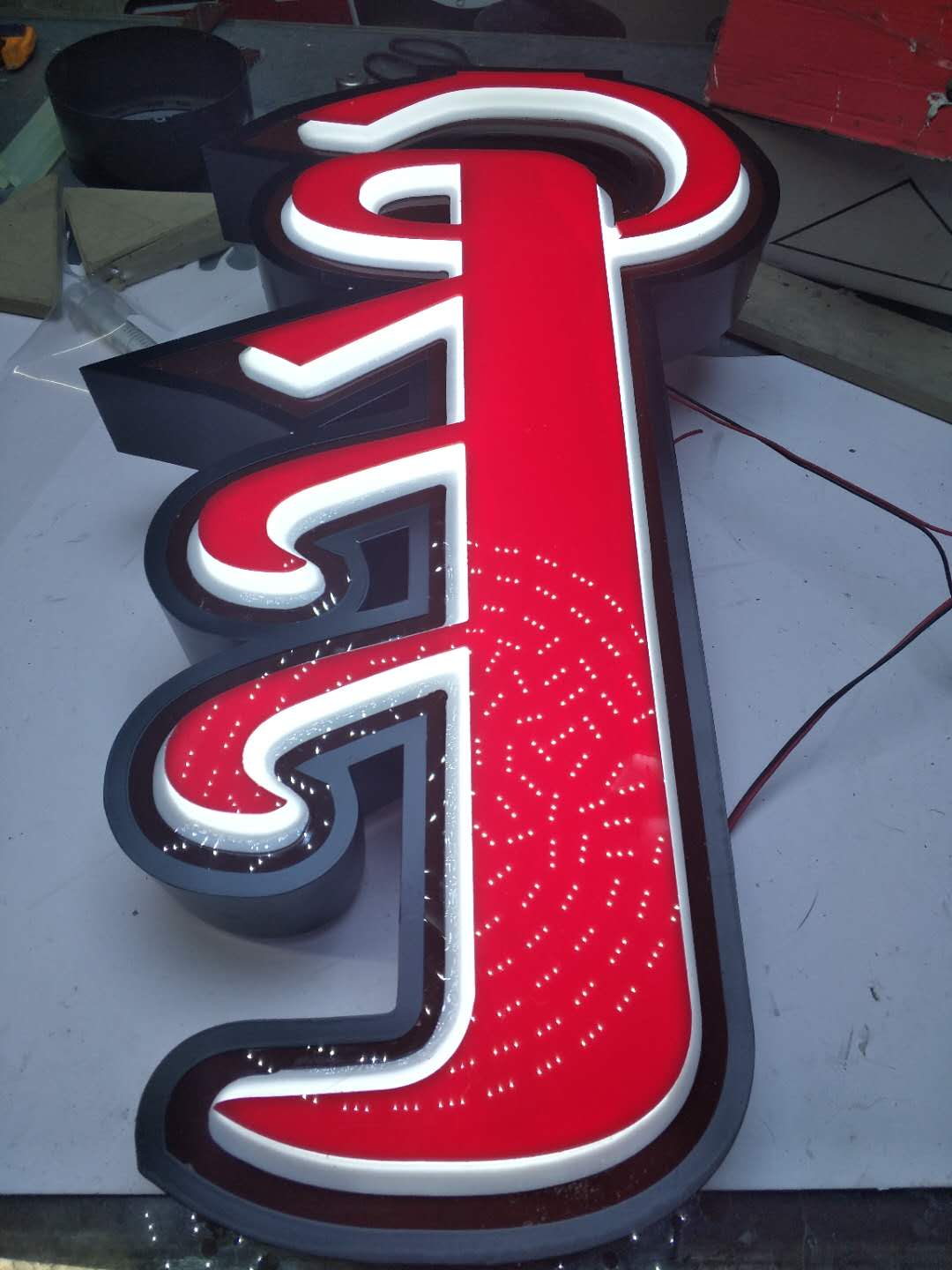 LED吸塑發(fā)光字